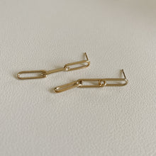 이미지를 갤러리 뷰어에 로드 , Paperclip Earrings