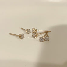 Load image into Gallery viewer, Diamond Stud Earrings