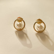 Load image into Gallery viewer, Evelyn Pearl Earrings
